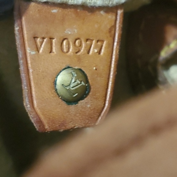 WOW POSHMARK - Authentic Louis Vuitton Bucket Bag PM - Picture 16 of 16